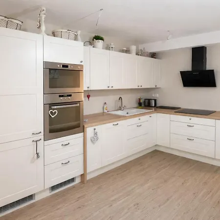 Záhradište - Free Parking Apartman