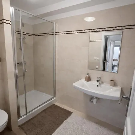 Záhradište - Free Parking Apartman